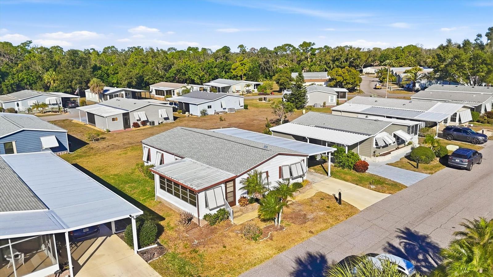 Image 6 of 47 For 726 Watersedge Street