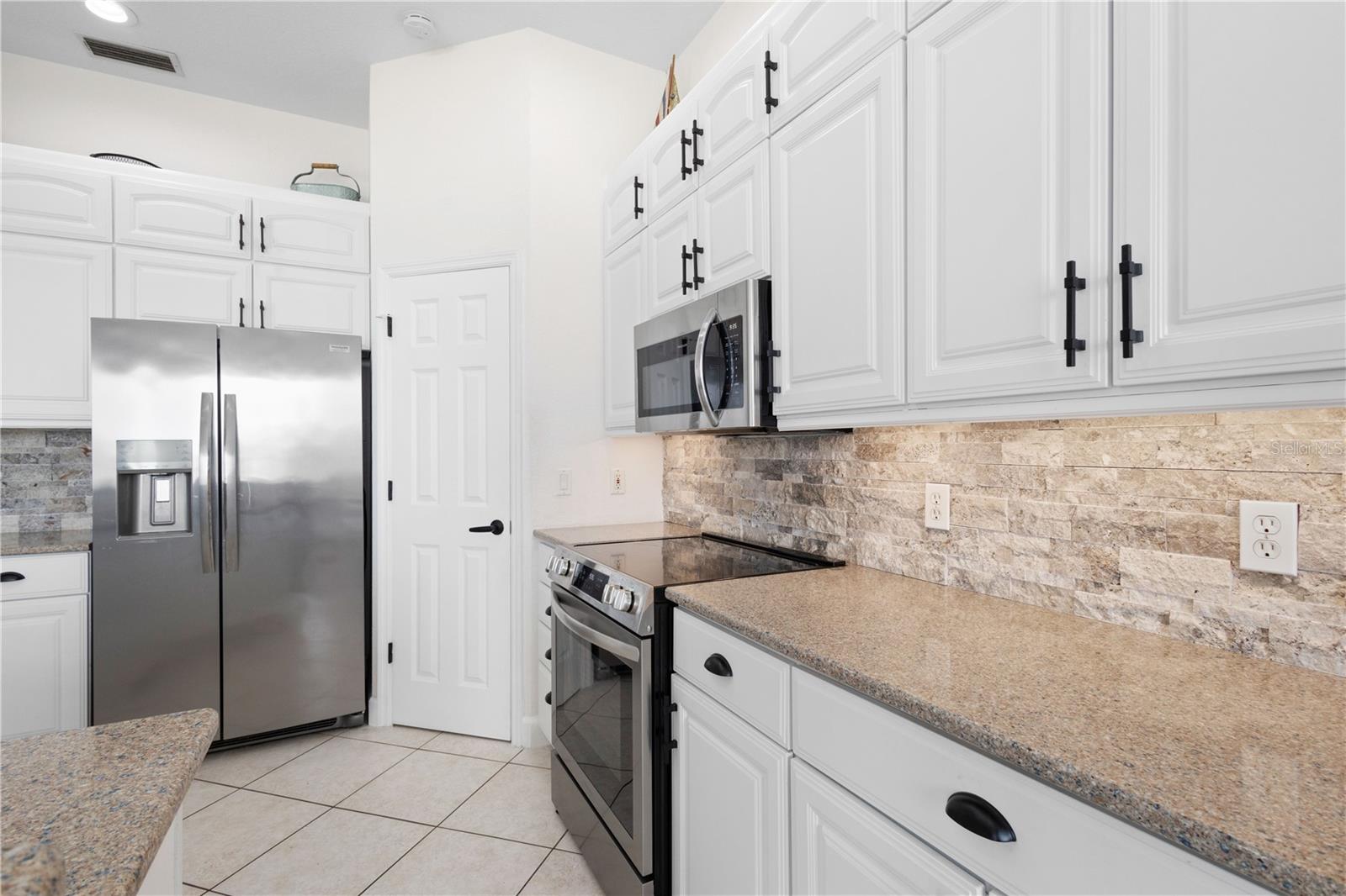 Image 10 of 47 For 1380 Aqua View Lane