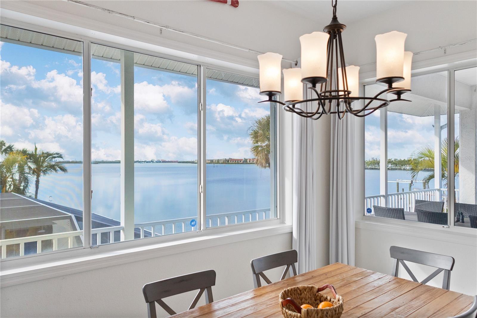 Image 13 of 47 For 1380 Aqua View Lane