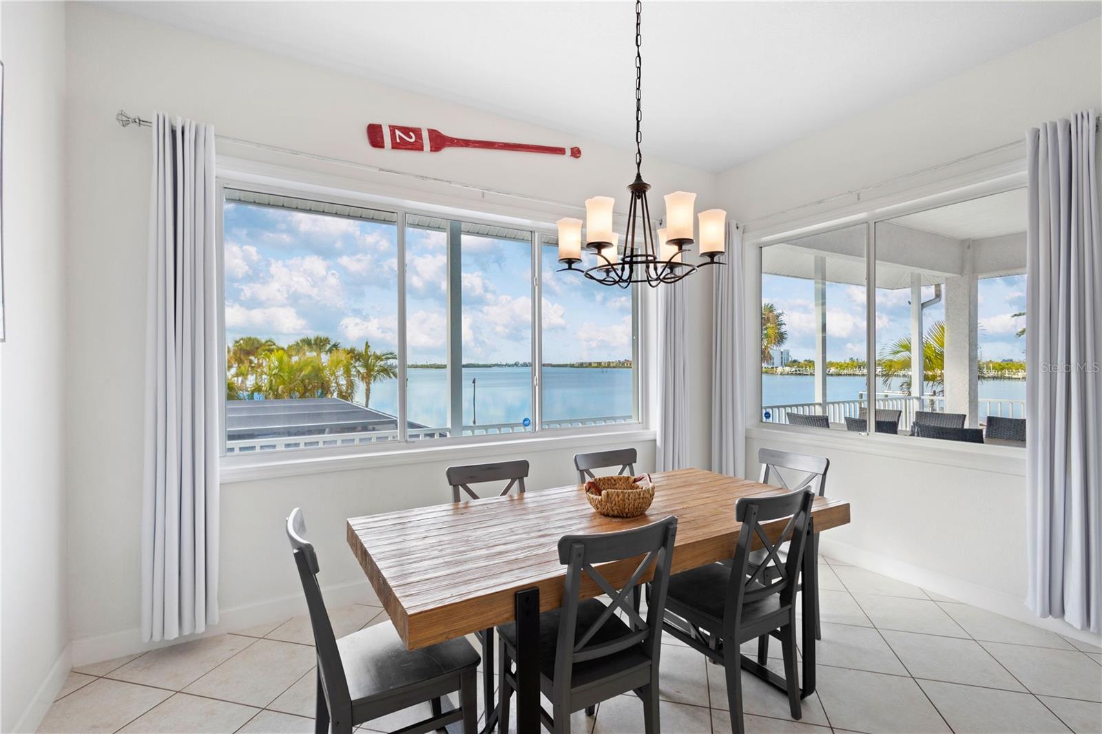 Image 14 of 47 For 1380 Aqua View Lane