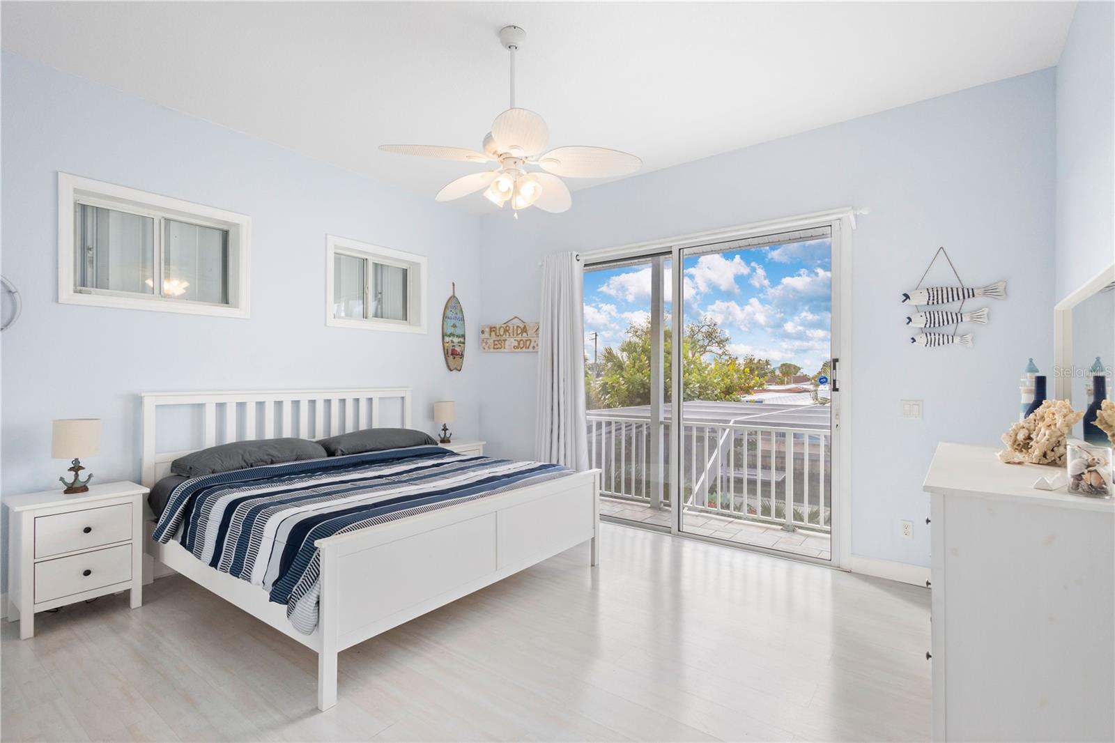 Image 17 of 47 For 1380 Aqua View Lane