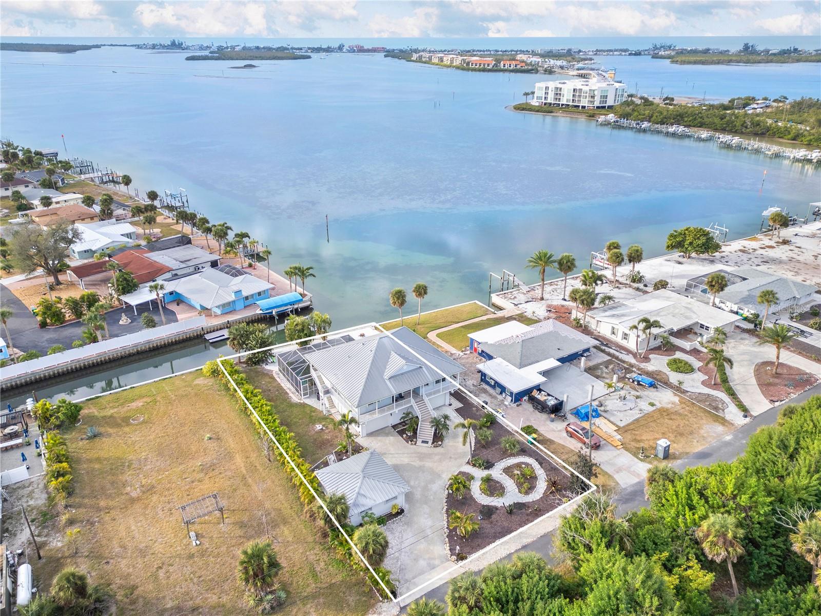 Image 37 of 47 For 1380 Aqua View Lane