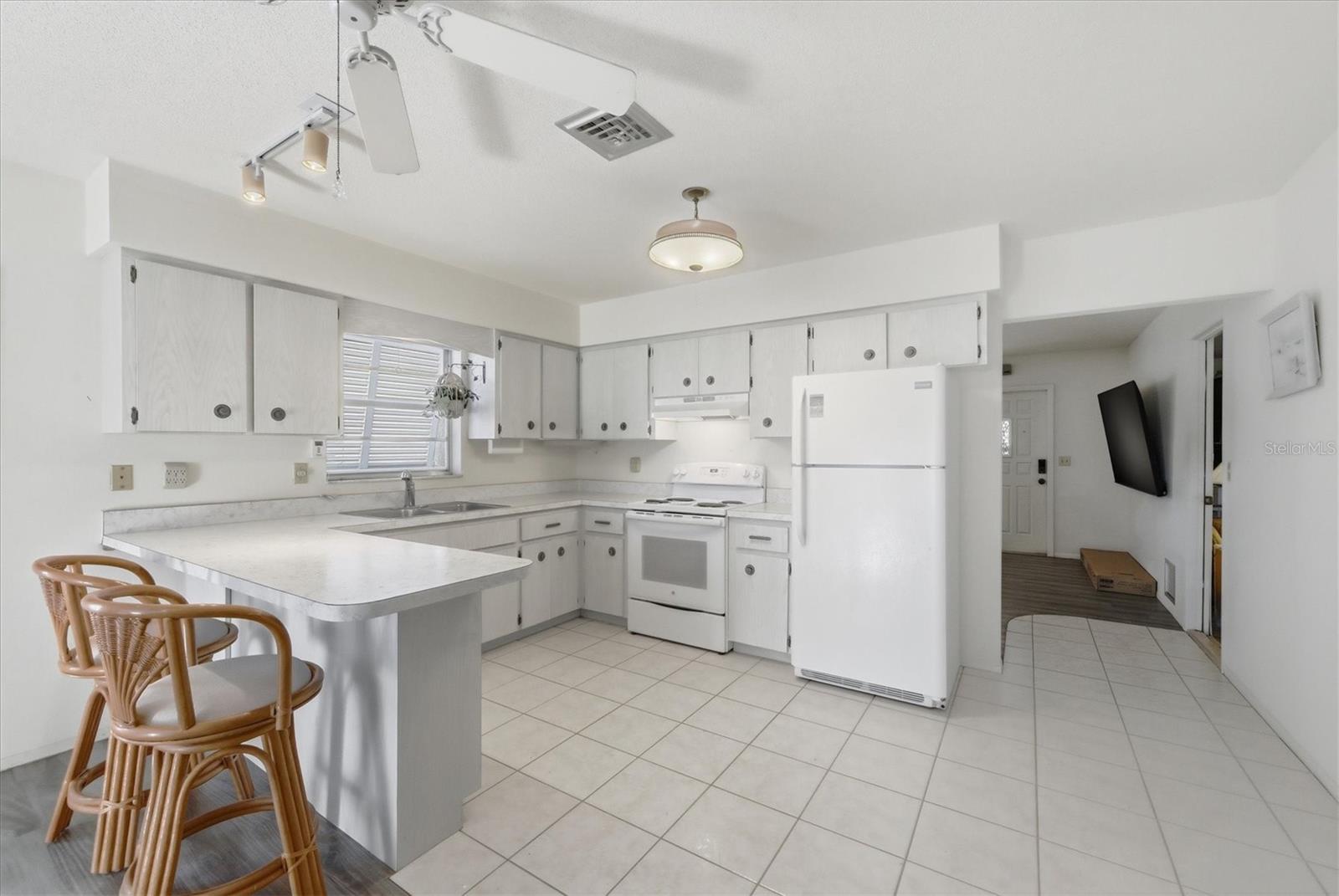 Image 10 of 36 For 1710 Florence Avenue