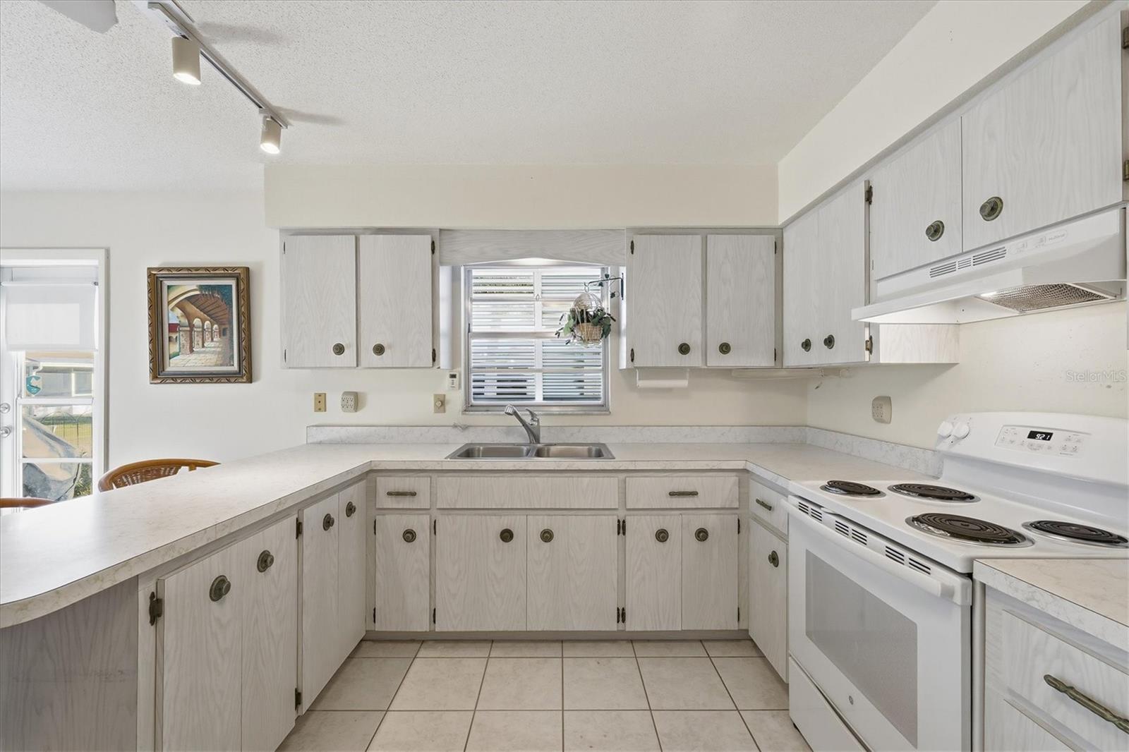 Image 12 of 36 For 1710 Florence Avenue