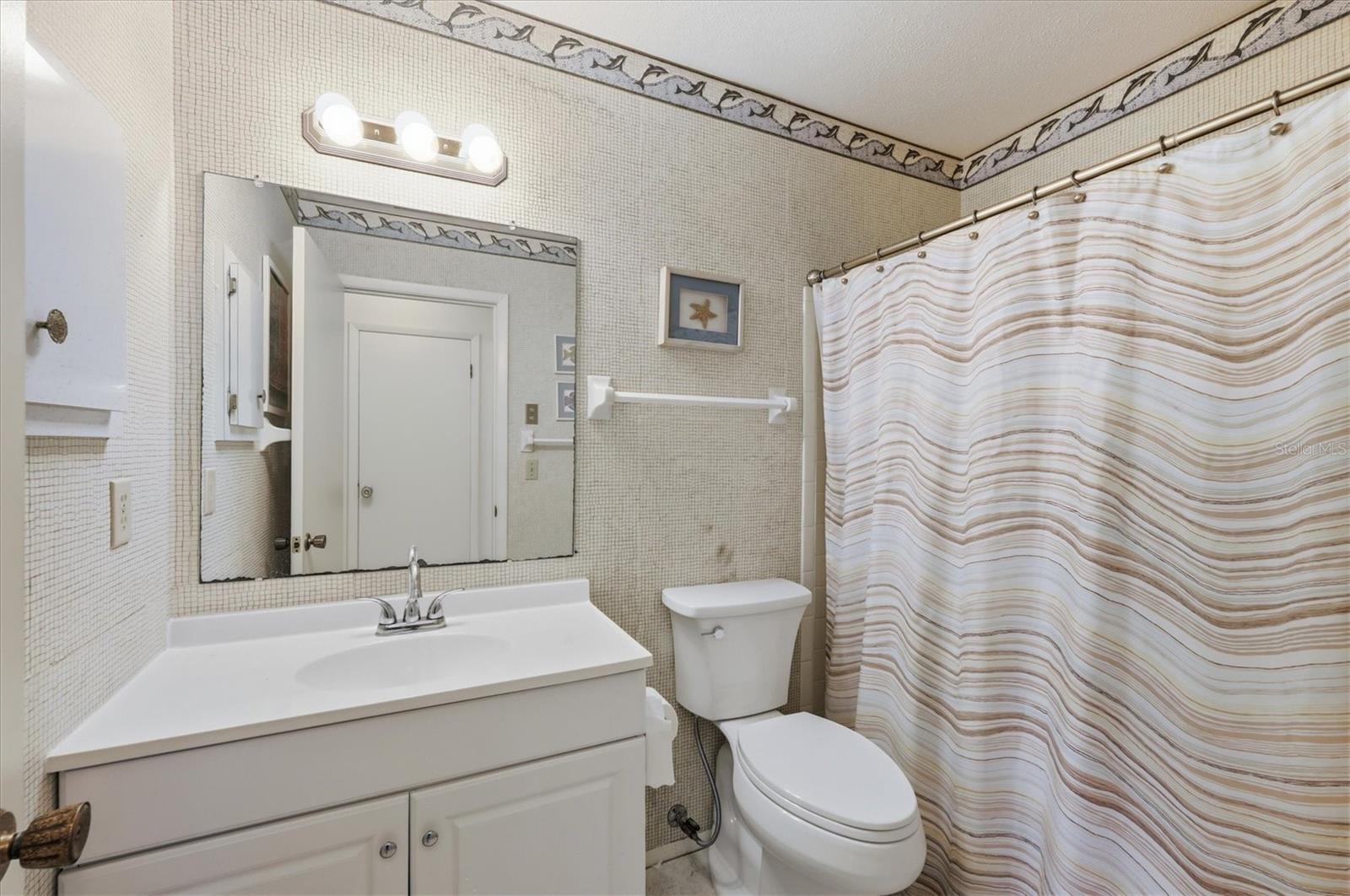 Image 19 of 36 For 1710 Florence Avenue