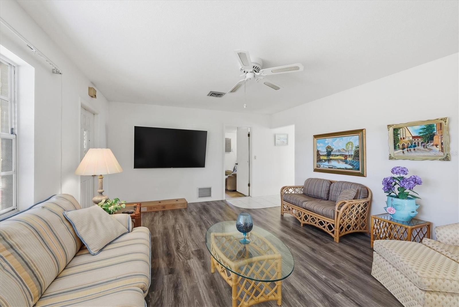 Image 4 of 36 For 1710 Florence Avenue