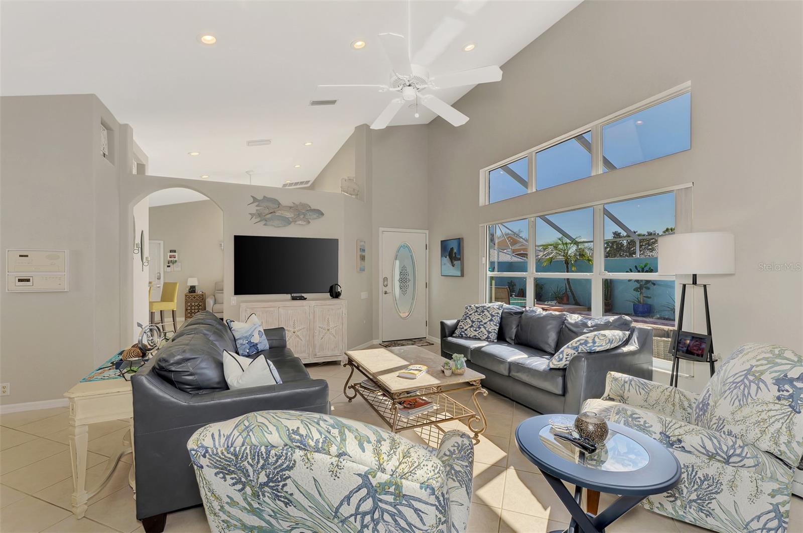 Image 22 of 87 For 335 Saint George Court 1