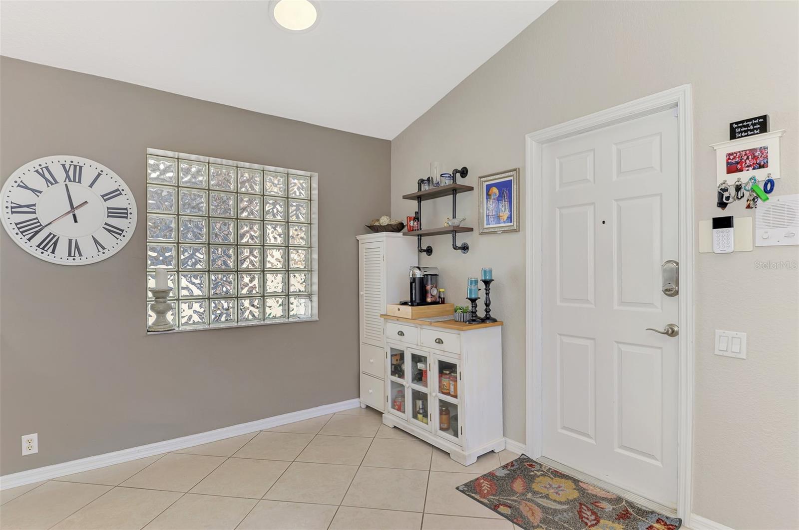 Image 35 of 87 For 335 Saint George Court 1