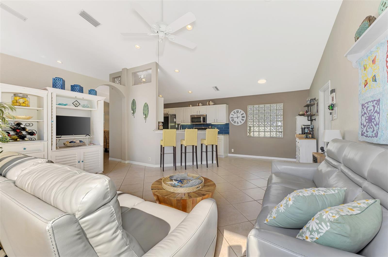 Image 50 of 87 For 335 Saint George Court 1