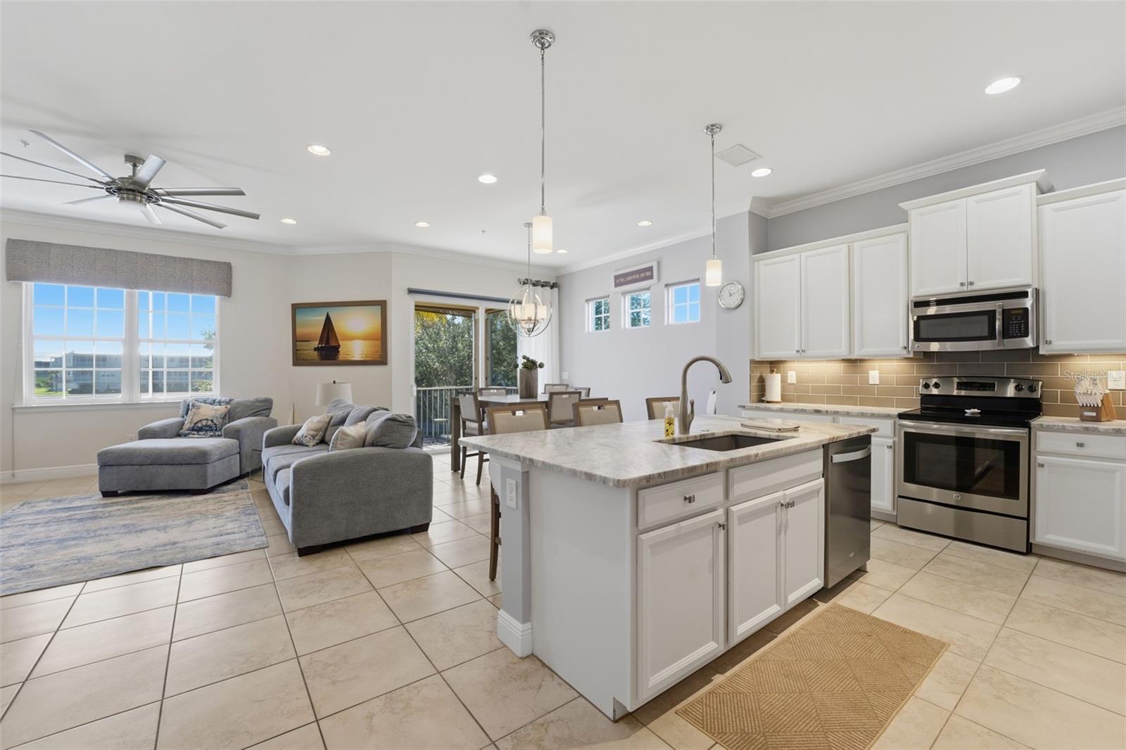 Image 3 of 68 For 10311 Lands End Circle 13