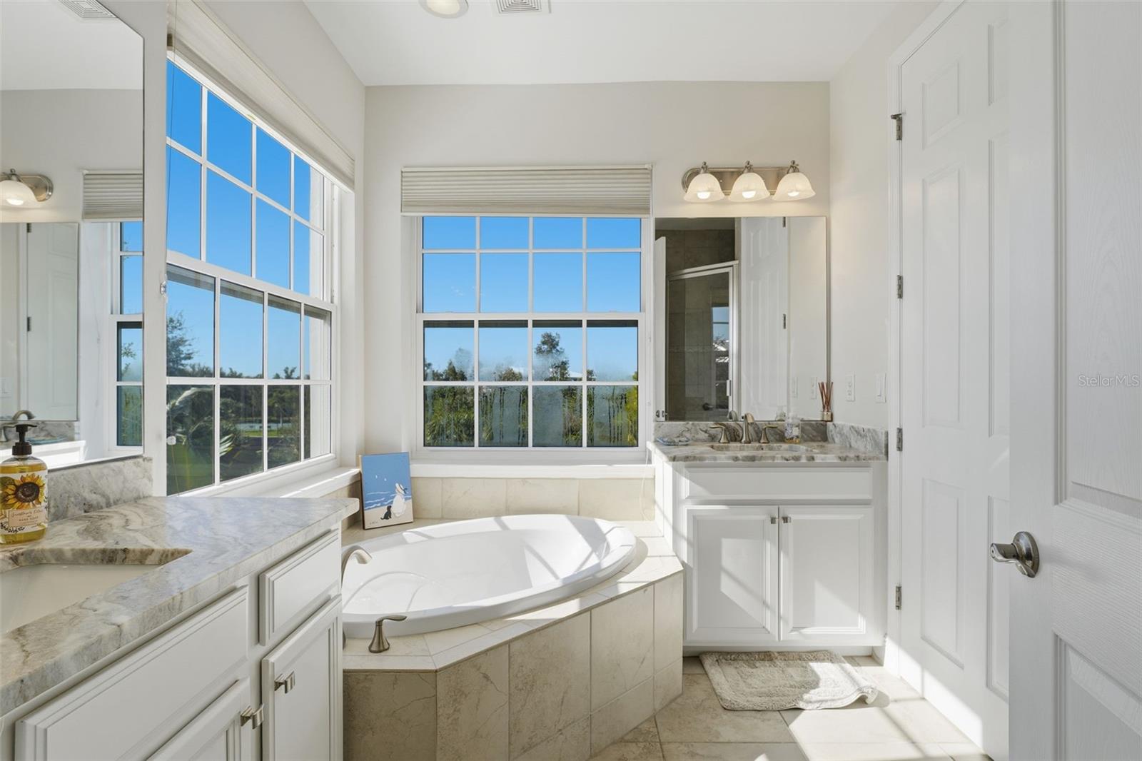 Image 34 of 68 For 10311 Lands End Circle 13