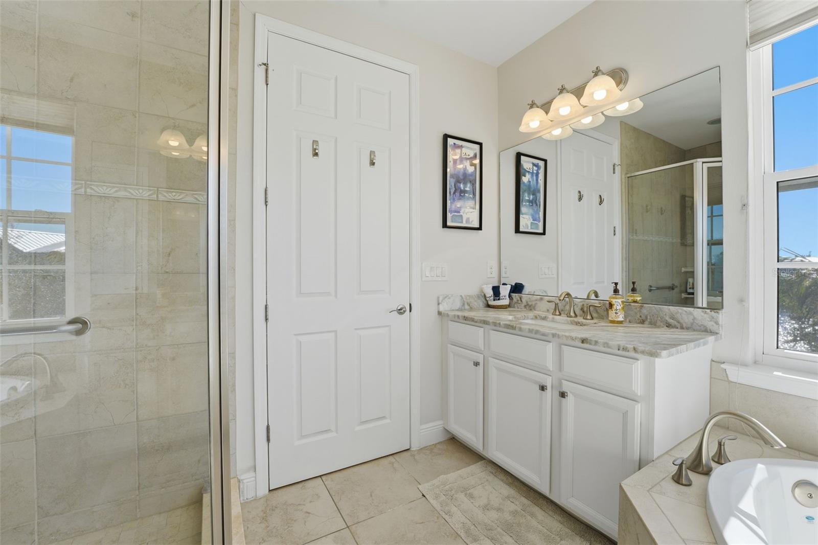 Image 36 of 68 For 10311 Lands End Circle 13