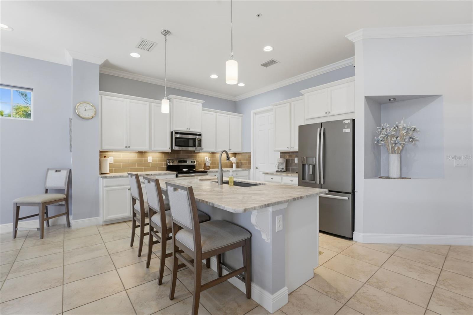 Image 5 of 68 For 10311 Lands End Circle 13