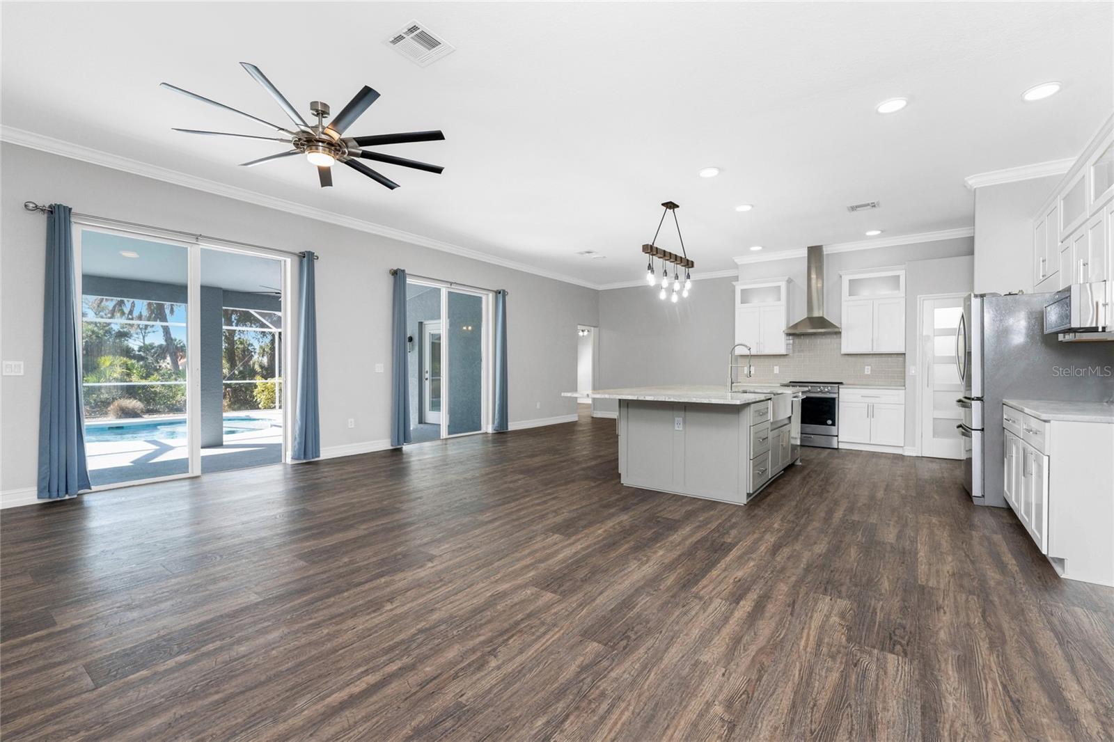 Image 12 of 65 For 686 Rotonda Circle