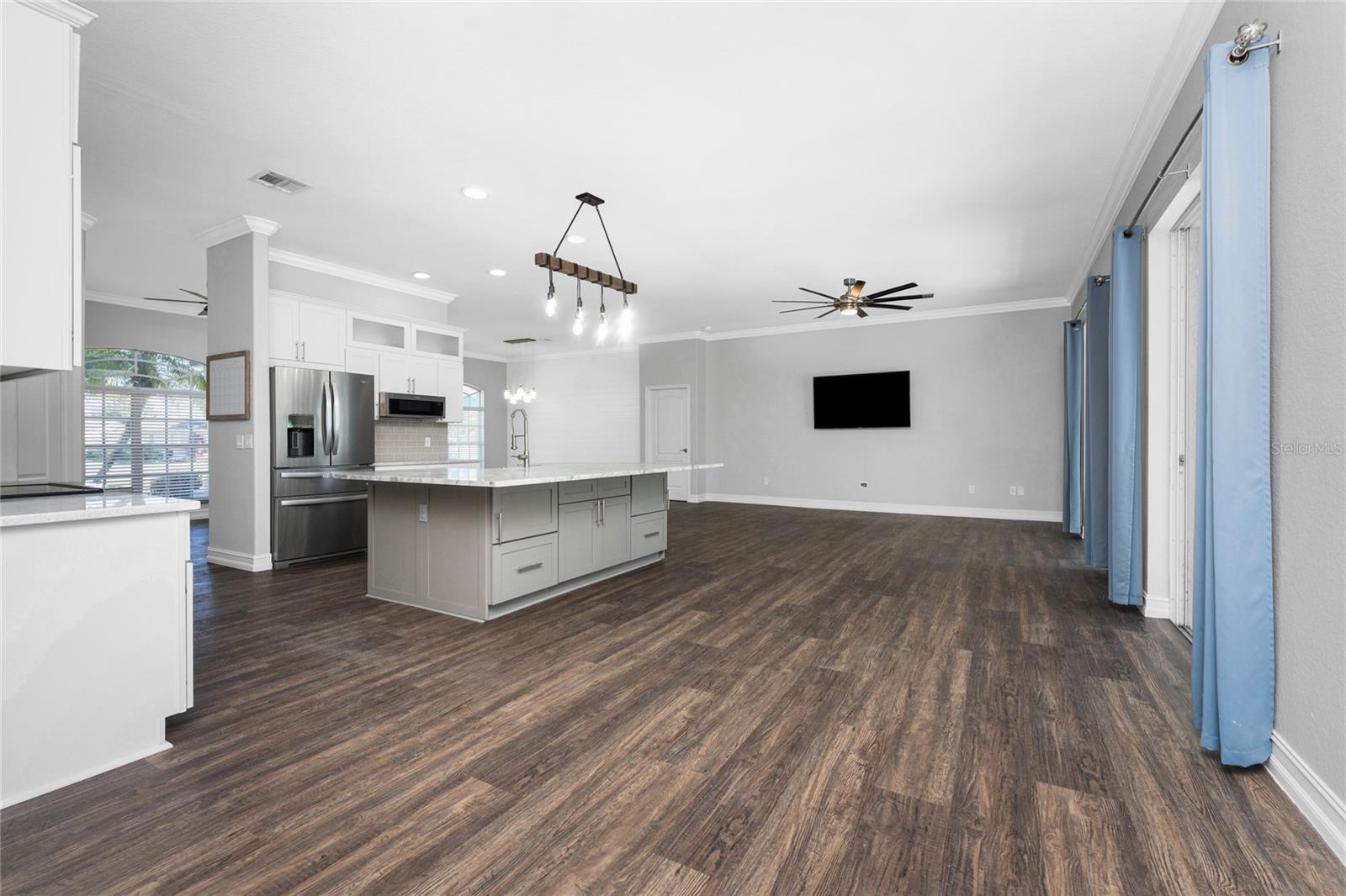 Image 14 of 65 For 686 Rotonda Circle