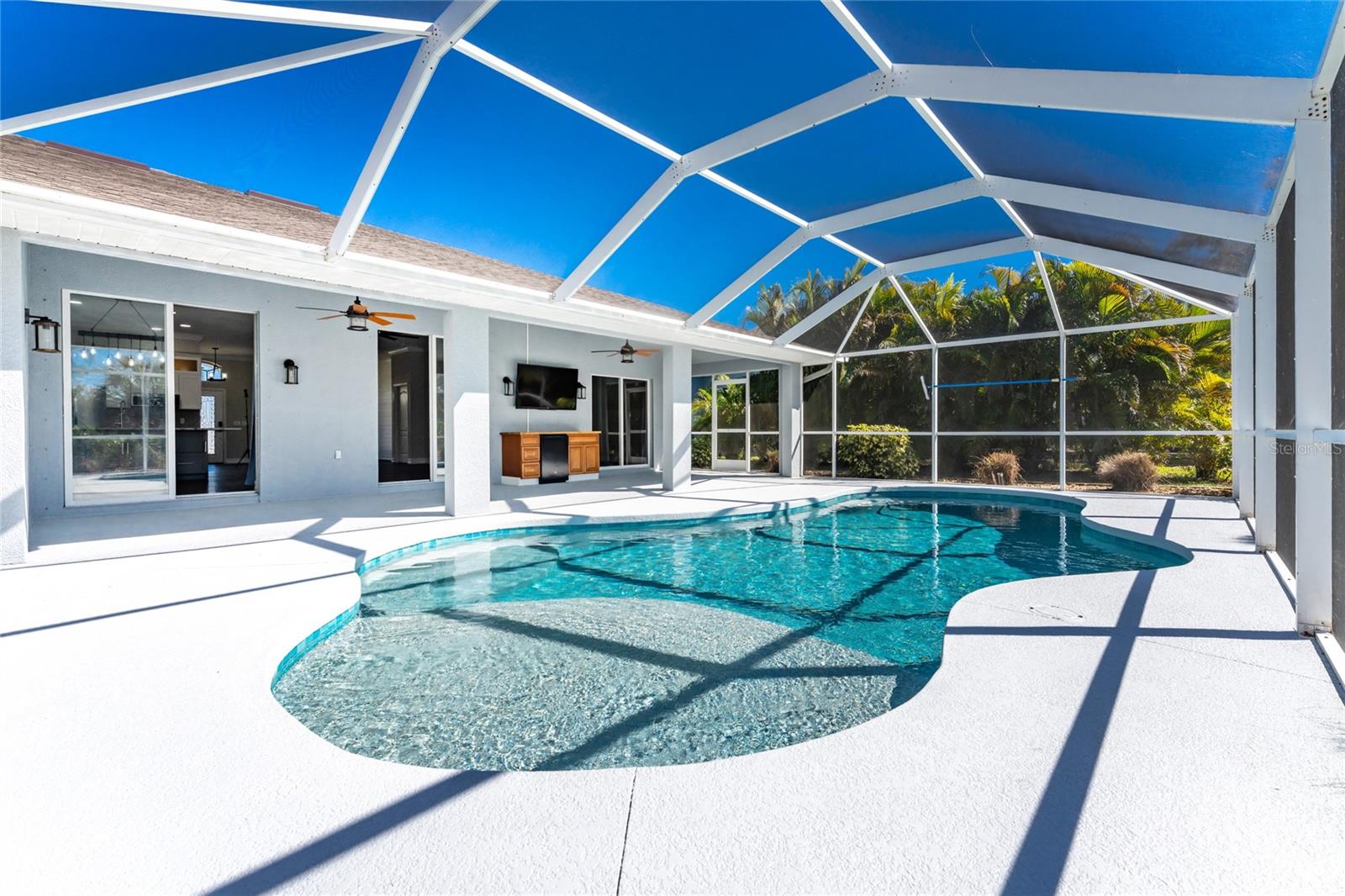 Image 45 of 65 For 686 Rotonda Circle