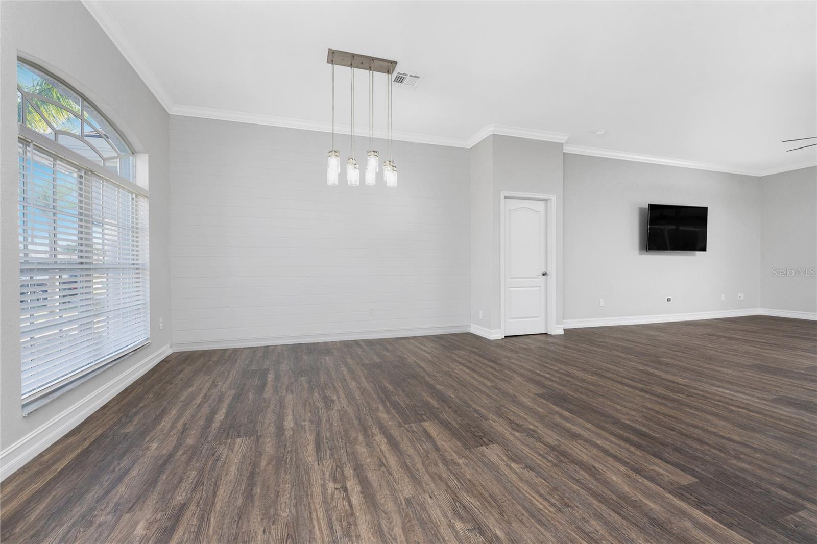 Image 5 of 65 For 686 Rotonda Circle