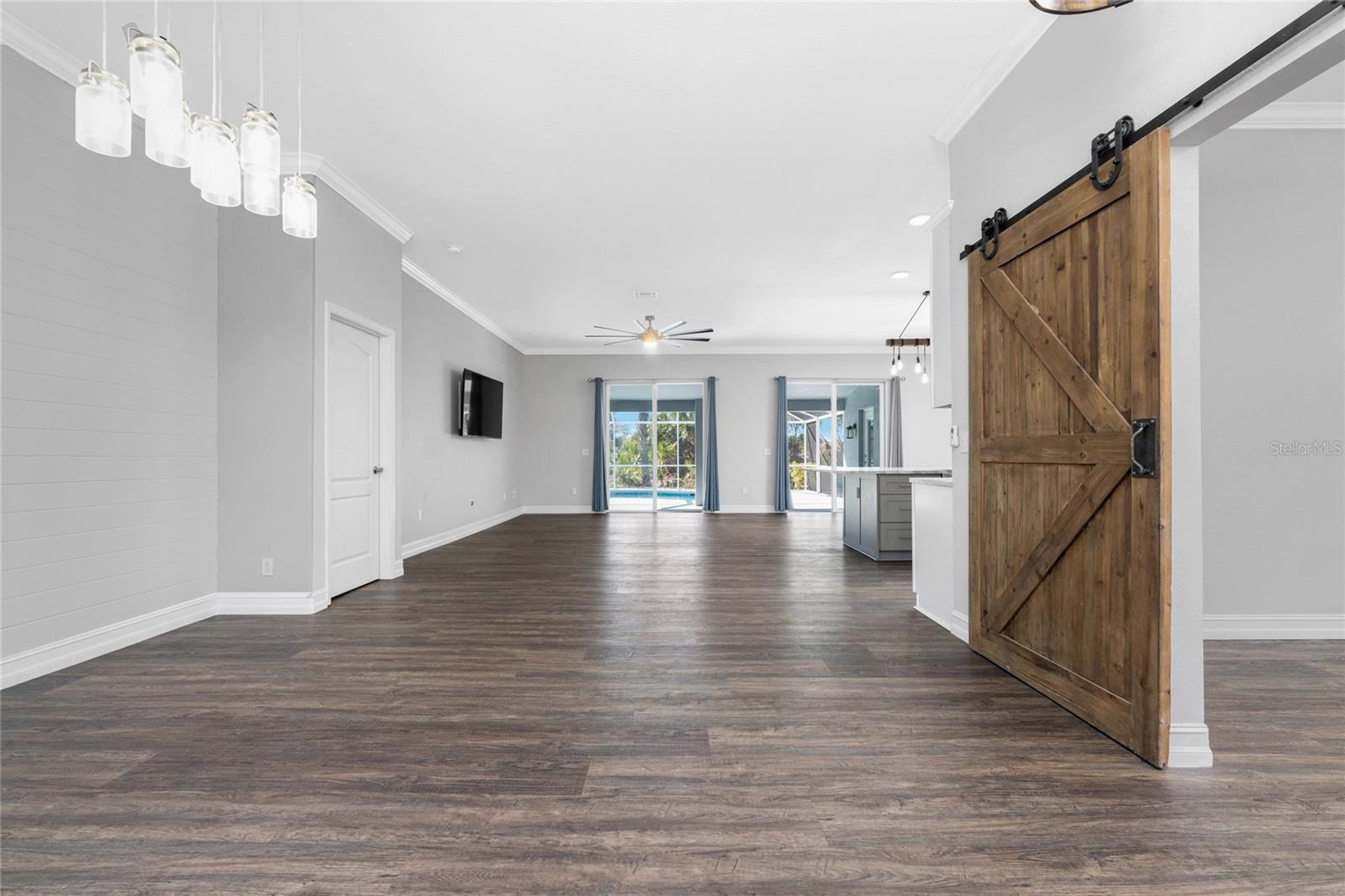 Image 6 of 65 For 686 Rotonda Circle