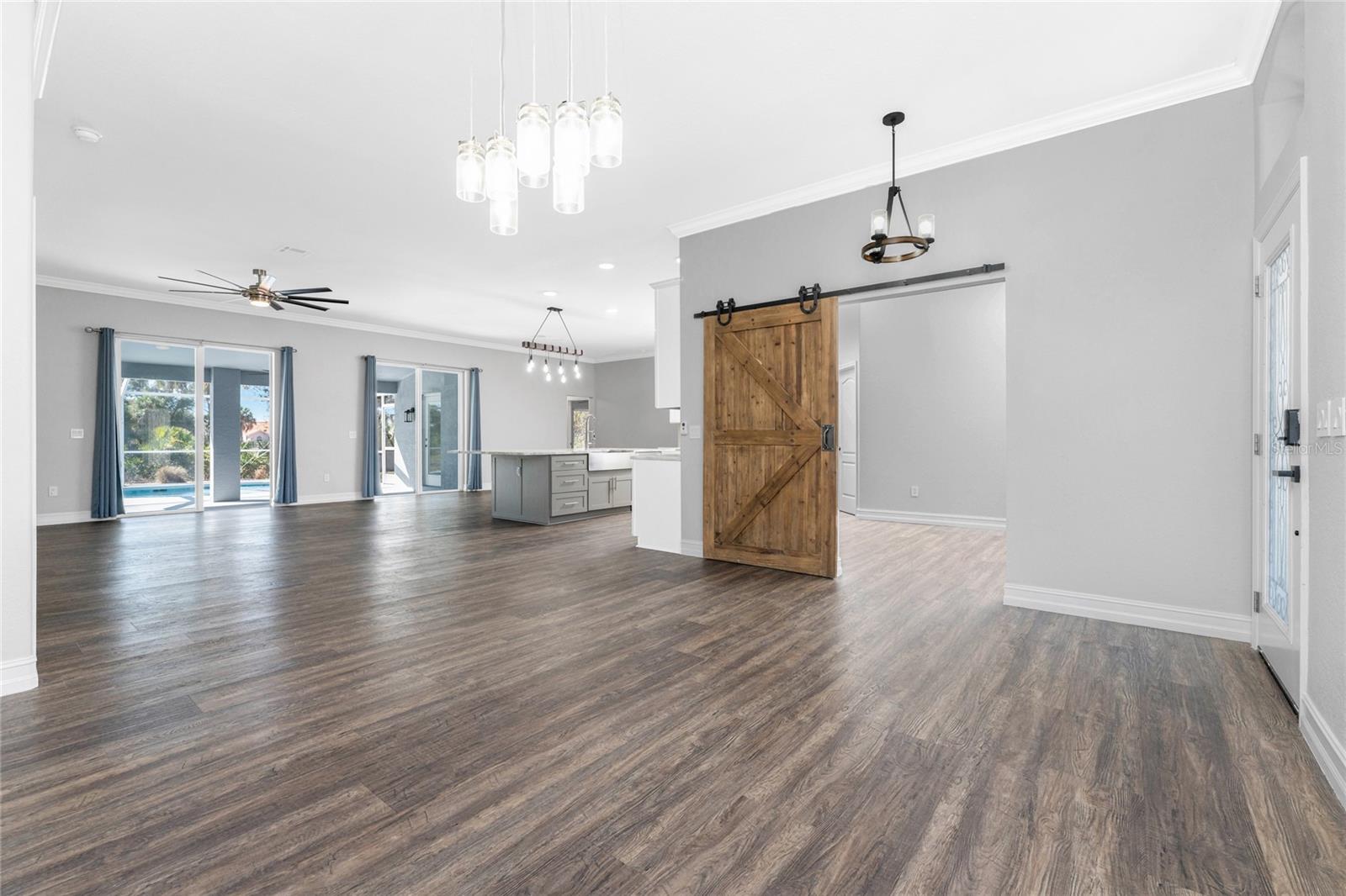 Image 7 of 65 For 686 Rotonda Circle