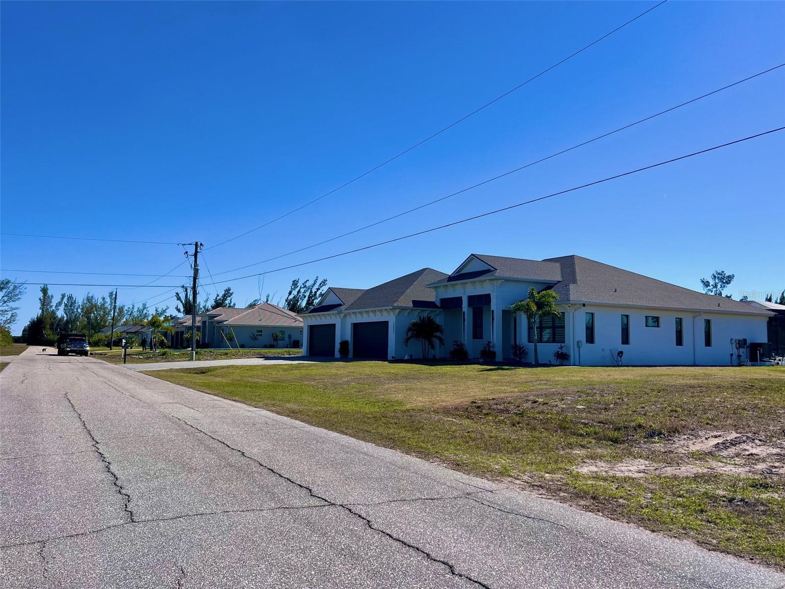 Image 18 of 32 For 16652 Liggett Circle