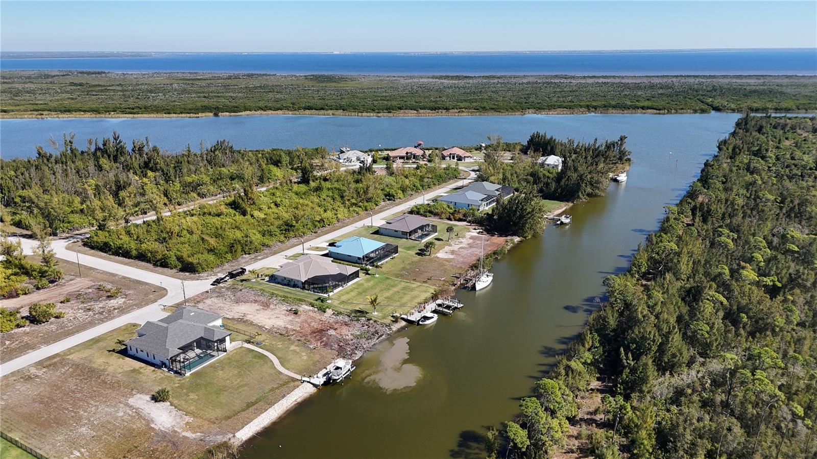 Image 26 of 32 For 16652 Liggett Circle