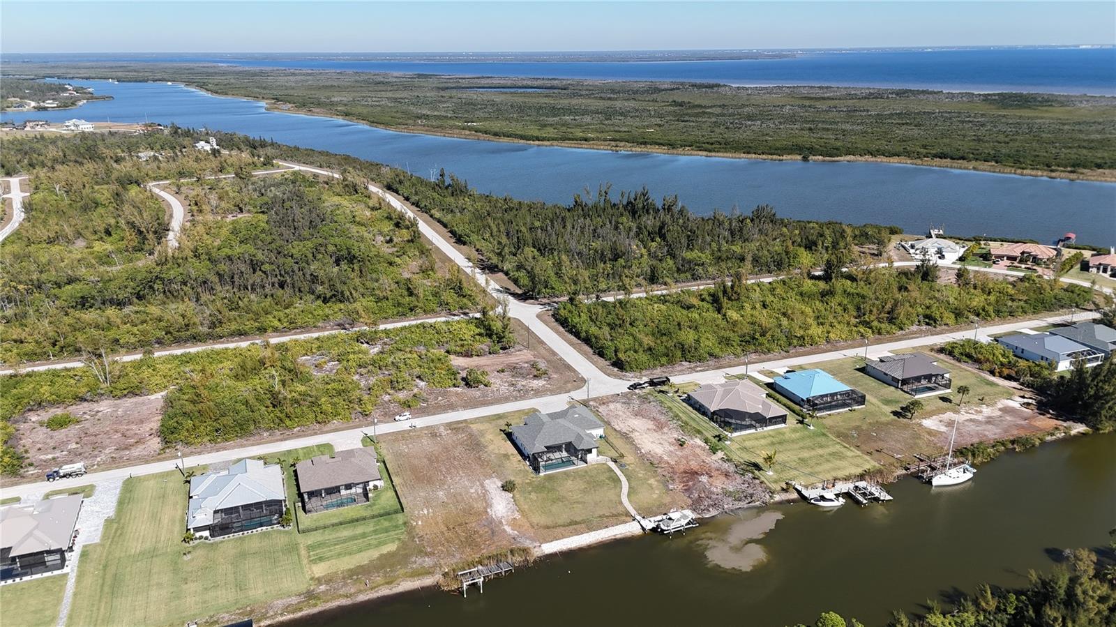 Image 28 of 32 For 16652 Liggett Circle