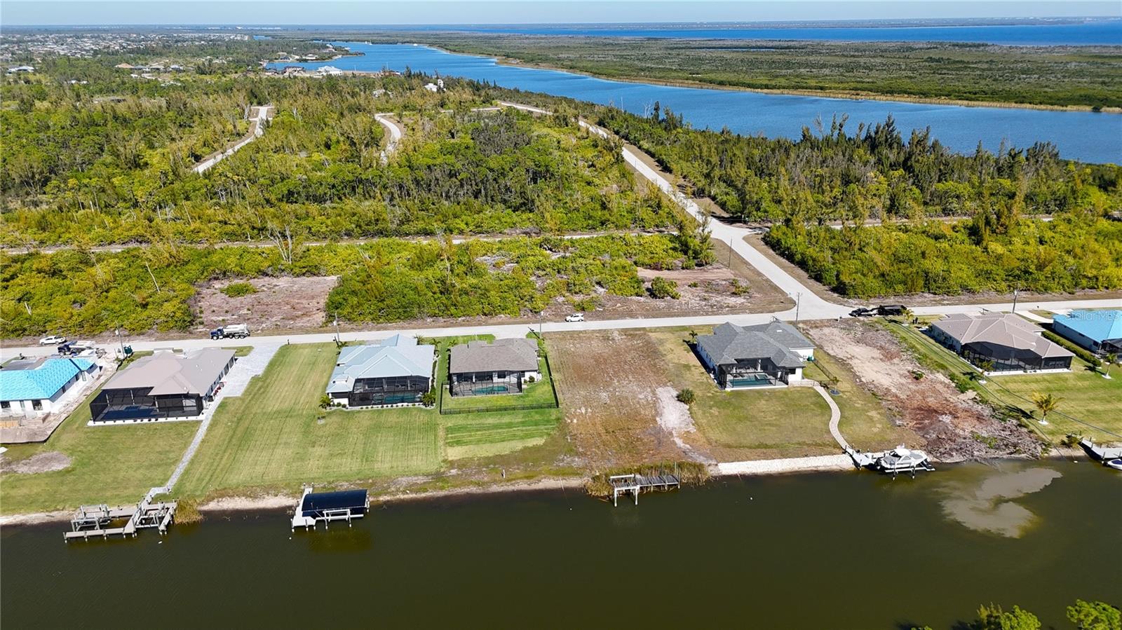 Image 29 of 32 For 16652 Liggett Circle