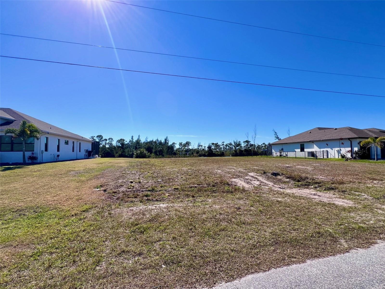 Image 7 of 32 For 16652 Liggett Circle