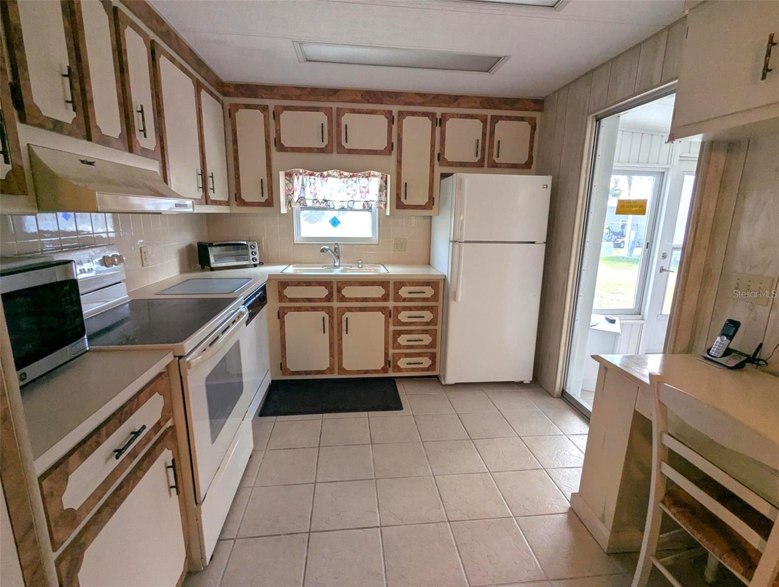 Image 10 of 58 For 2100 Kings Highway 833