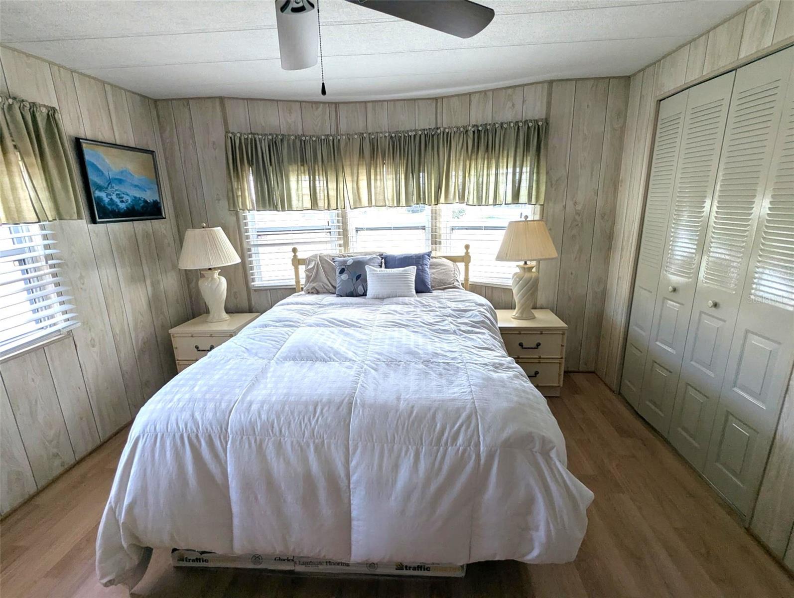 Image 12 of 58 For 2100 Kings Highway 833