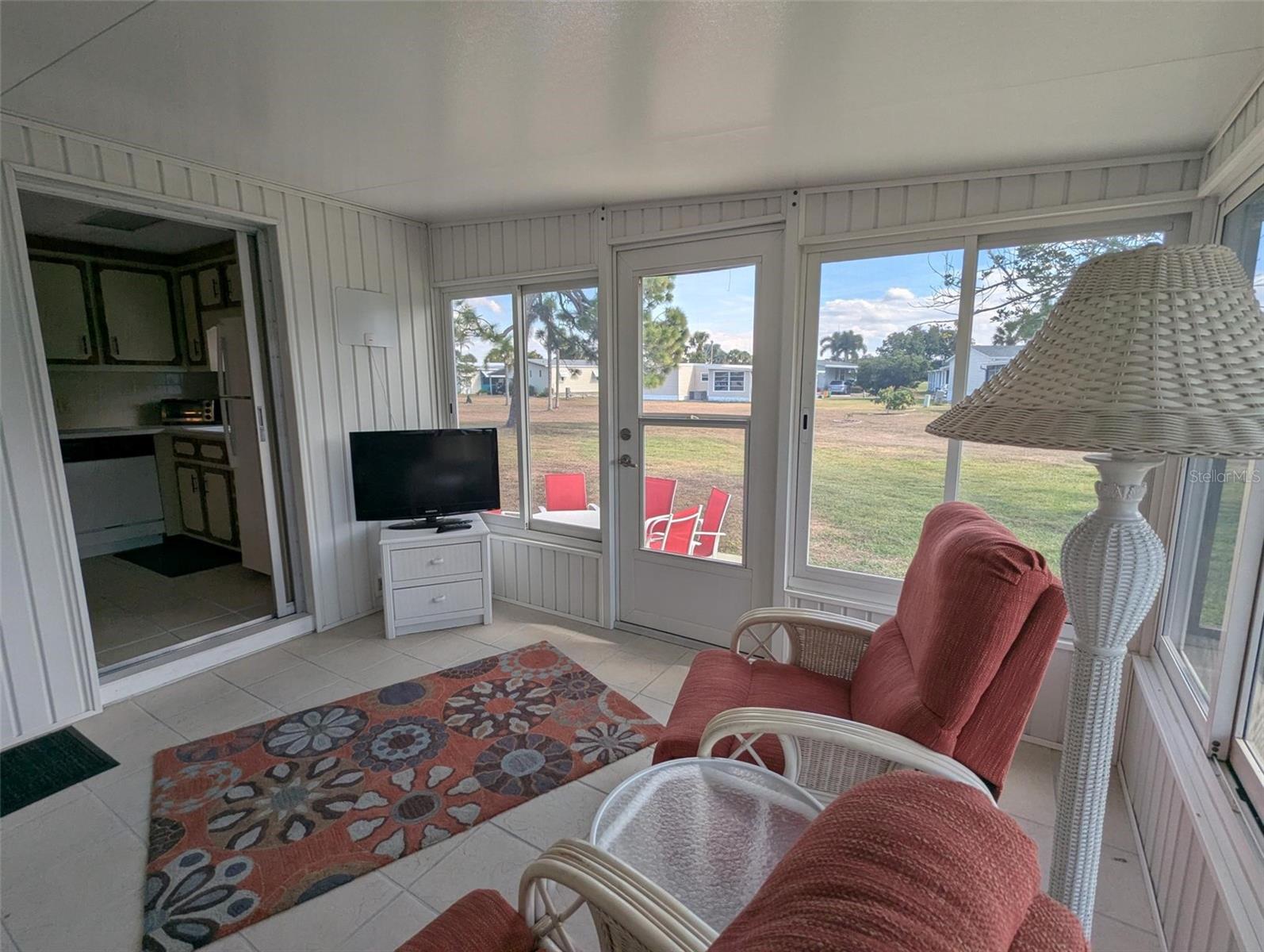 Image 3 of 58 For 2100 Kings Highway 833