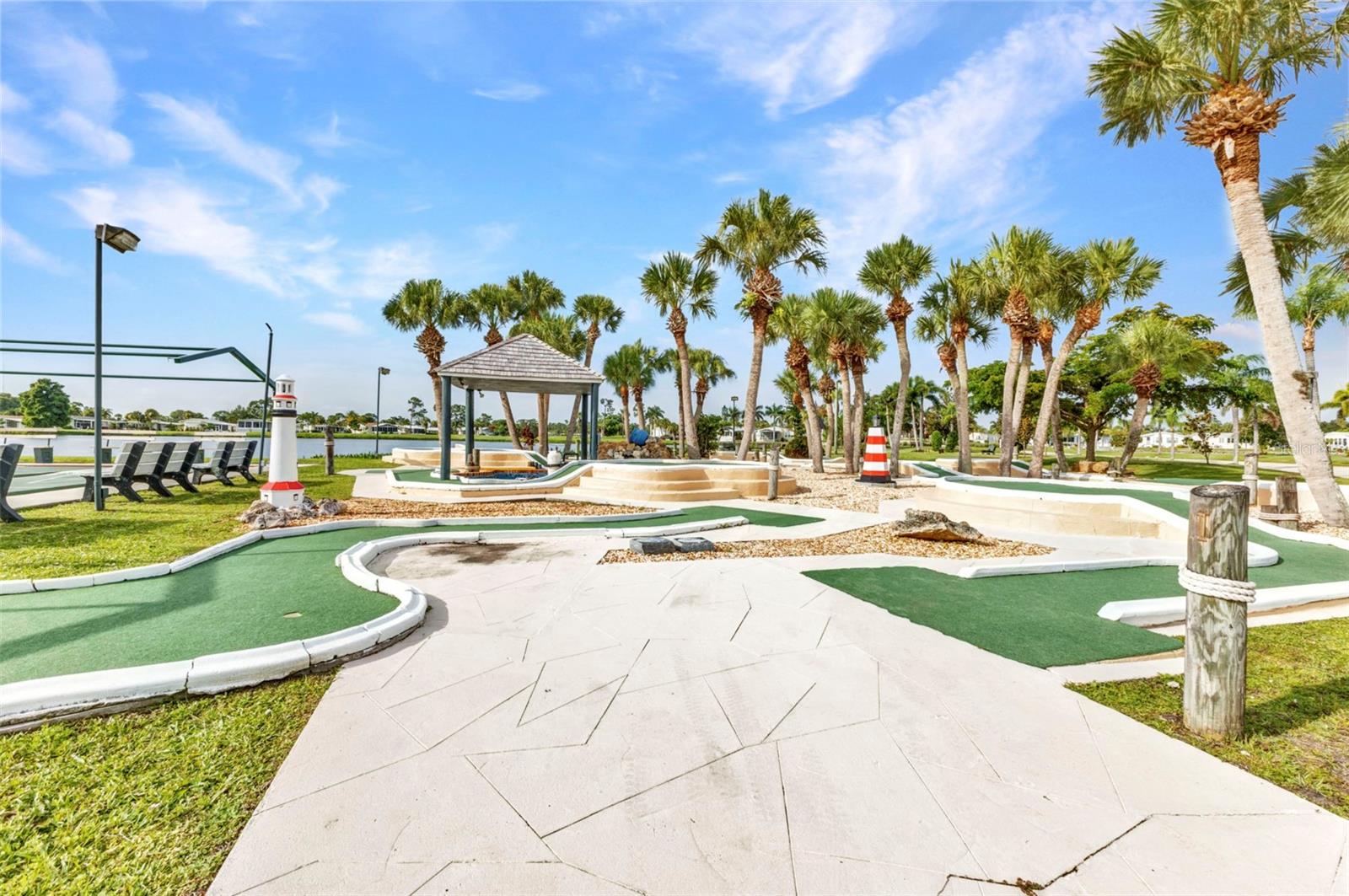 Image 49 of 58 For 2100 Kings Highway 833