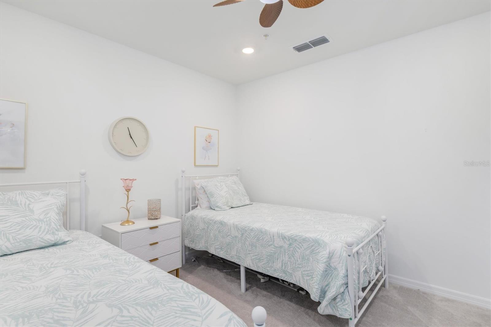 Image 20 of 51 For 17445 Opal Sand Drive 207