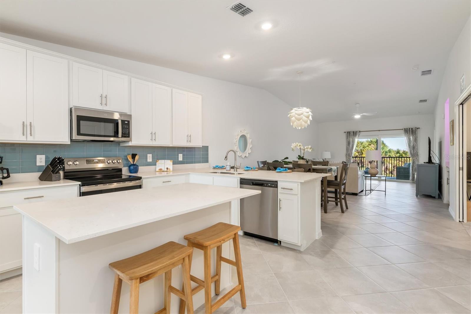 Image 5 of 51 For 17445 Opal Sand Drive 207