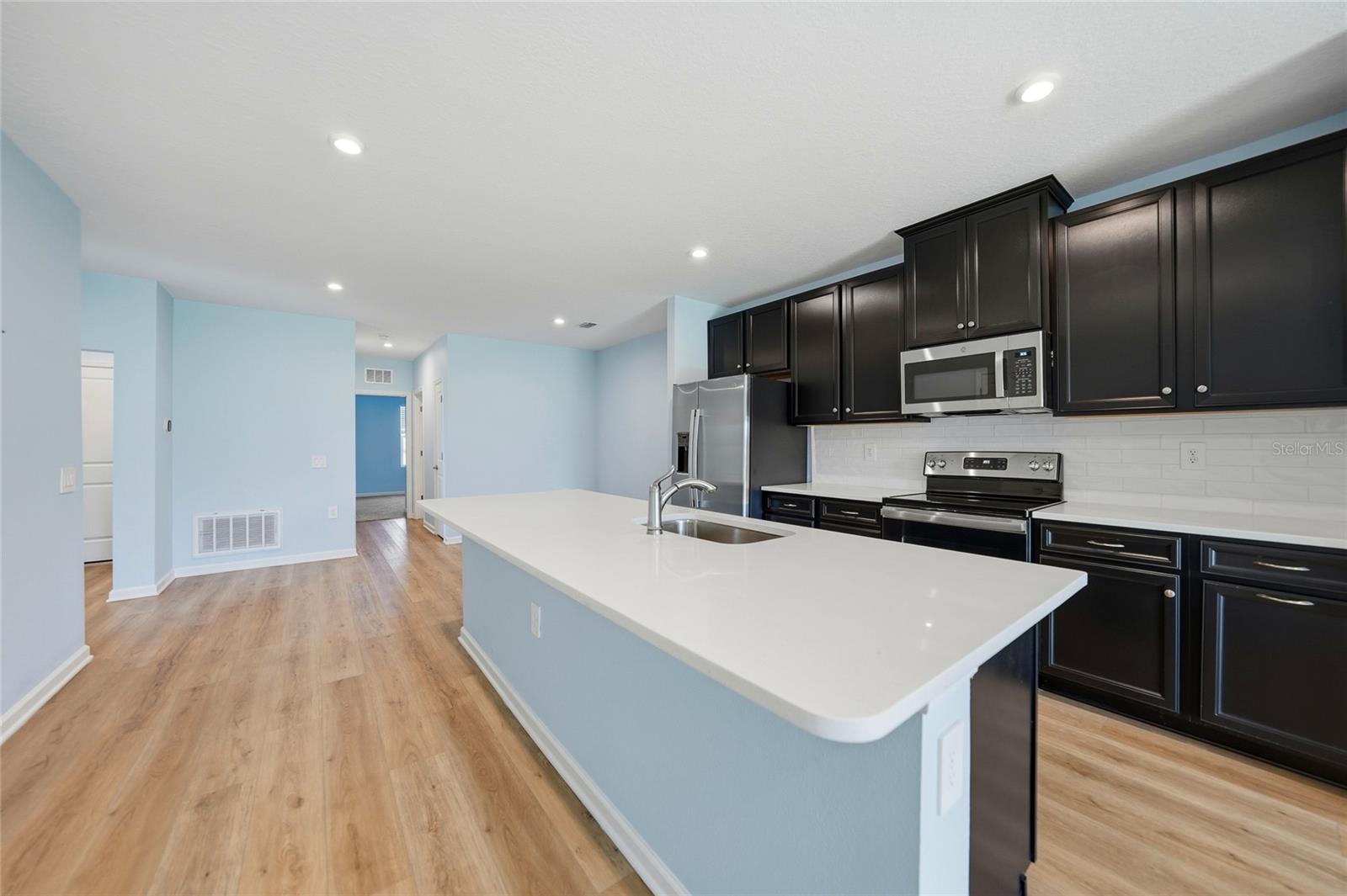 Image 11 of 56 For 1988 Palms Drive