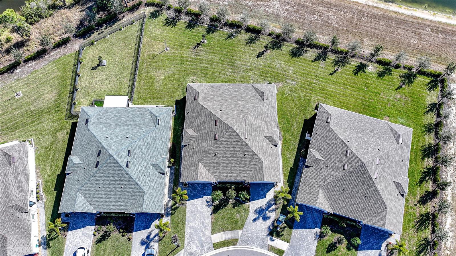 Image 2 of 56 For 1988 Palms Drive