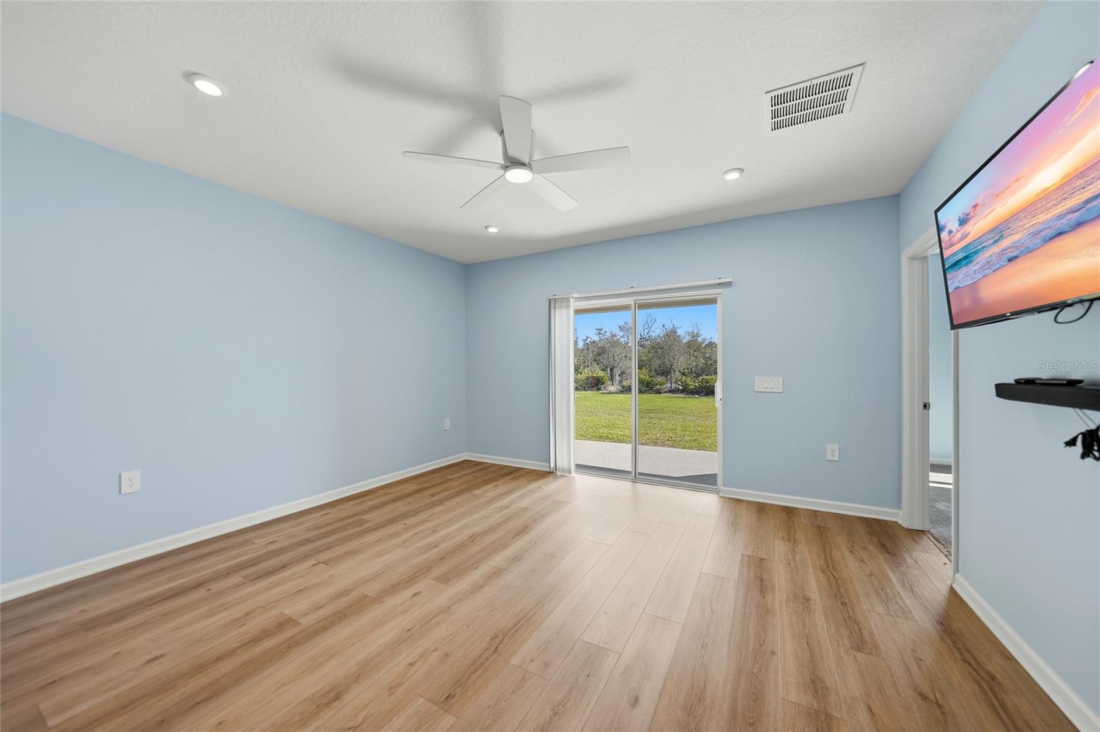 Image 5 of 56 For 1988 Palms Drive