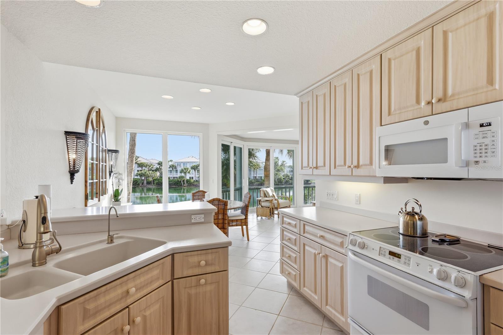 Image 11 of 26 For 791 Beach View Drive