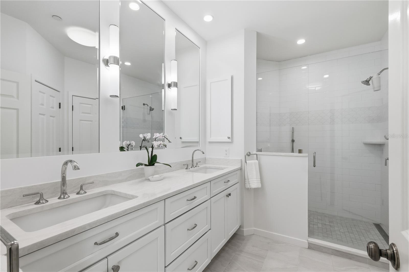 Image 18 of 26 For 791 Beach View Drive