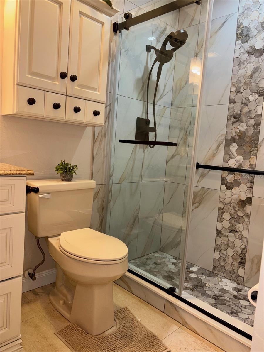 Image 16 of 27 For 613 Chestnut Lane