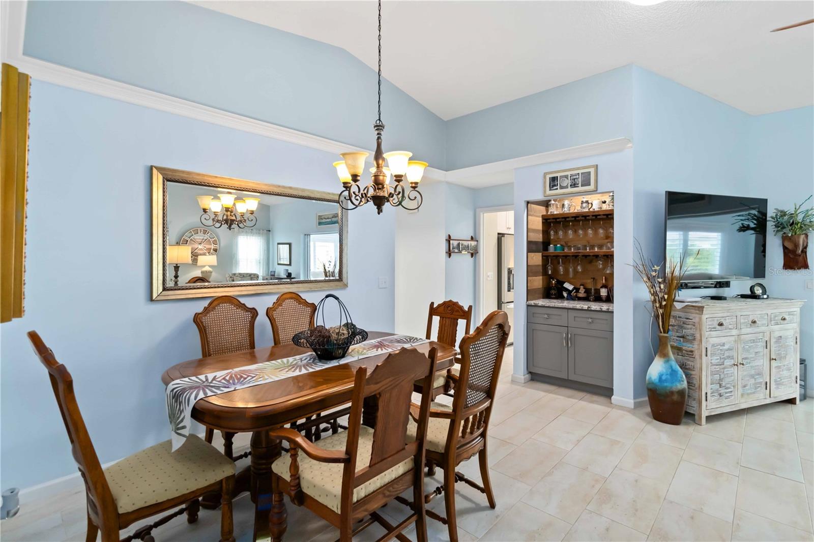 Image 7 of 27 For 613 Chestnut Lane