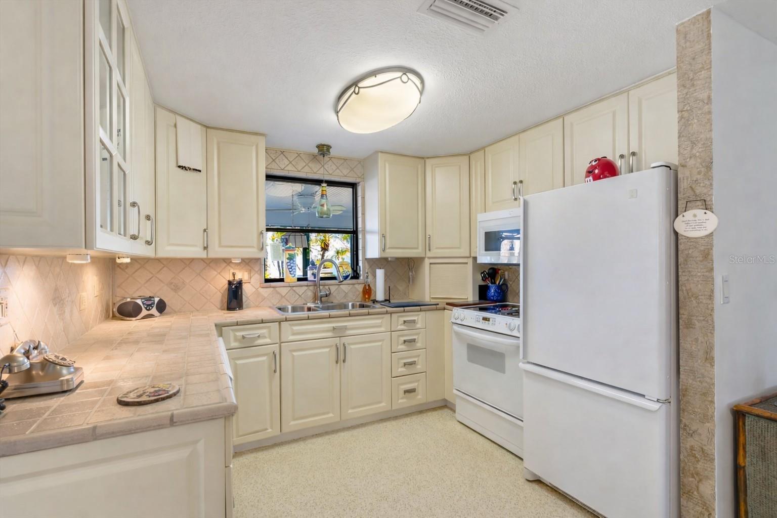 Image 10 of 43 For 2091 Oyster Creek Drive