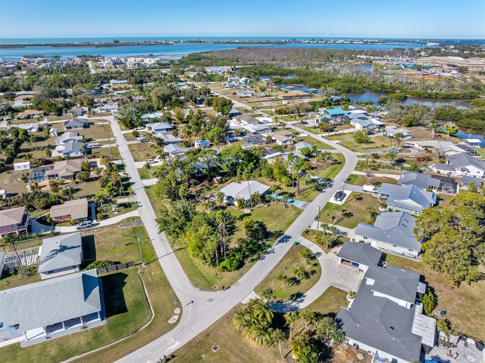 Image 39 of 43 For 2091 Oyster Creek Drive