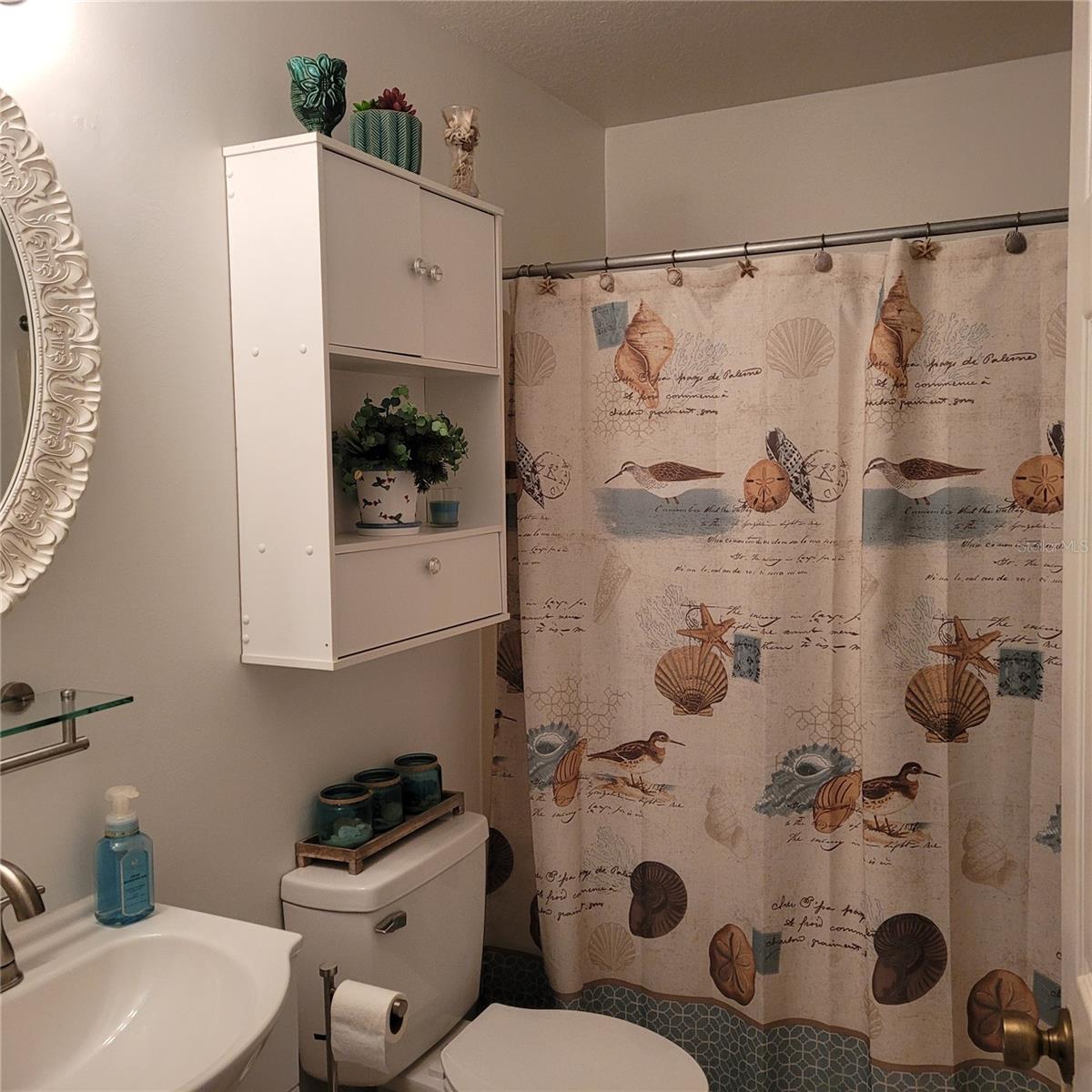 Image 19 of 48 For 4410 Warren Avenue 108