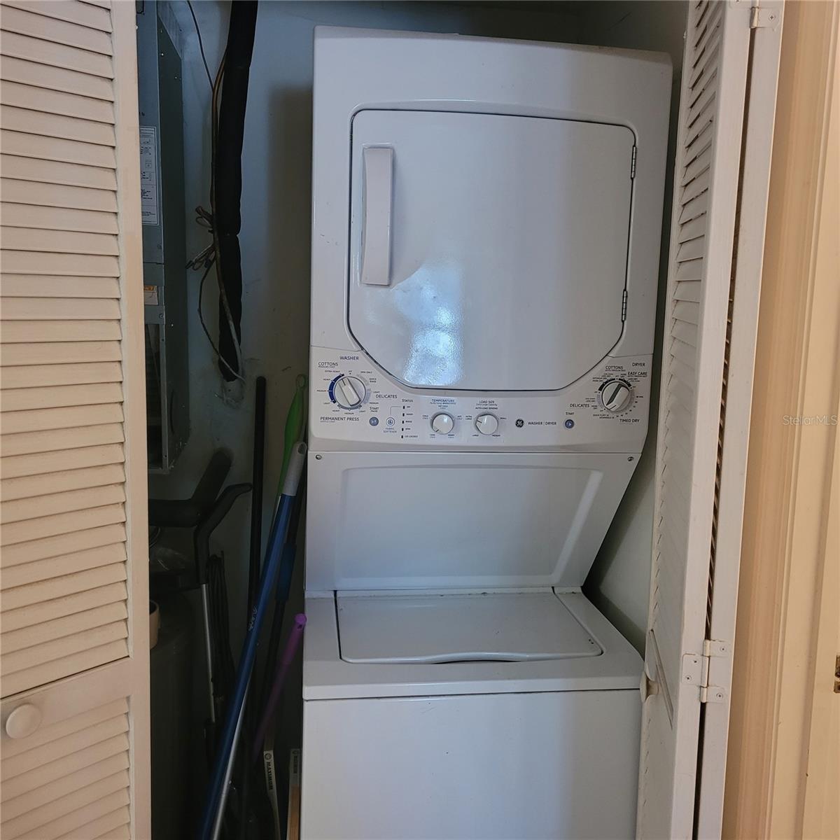 Image 24 of 48 For 4410 Warren Avenue 108