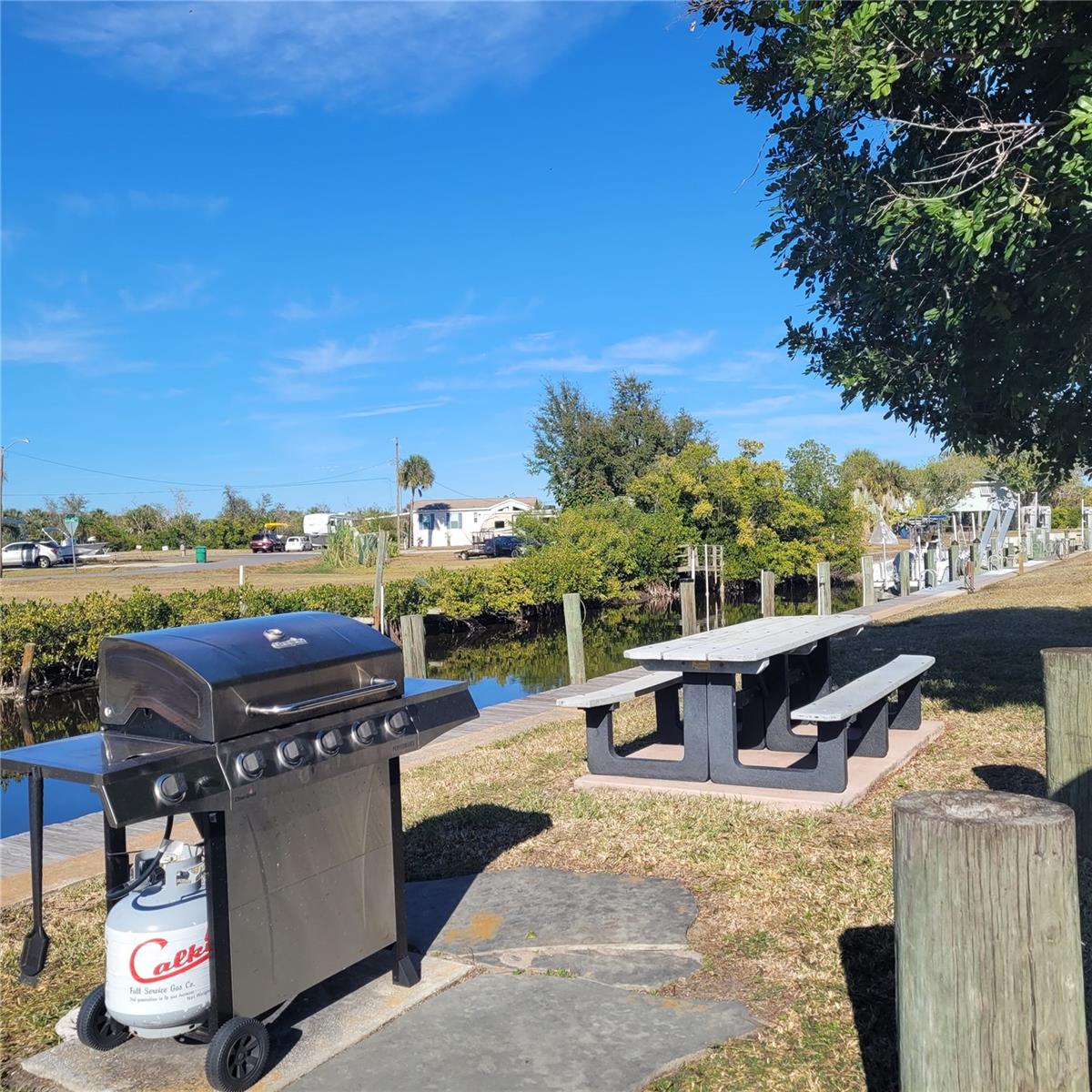 Image 27 of 48 For 4410 Warren Avenue 108