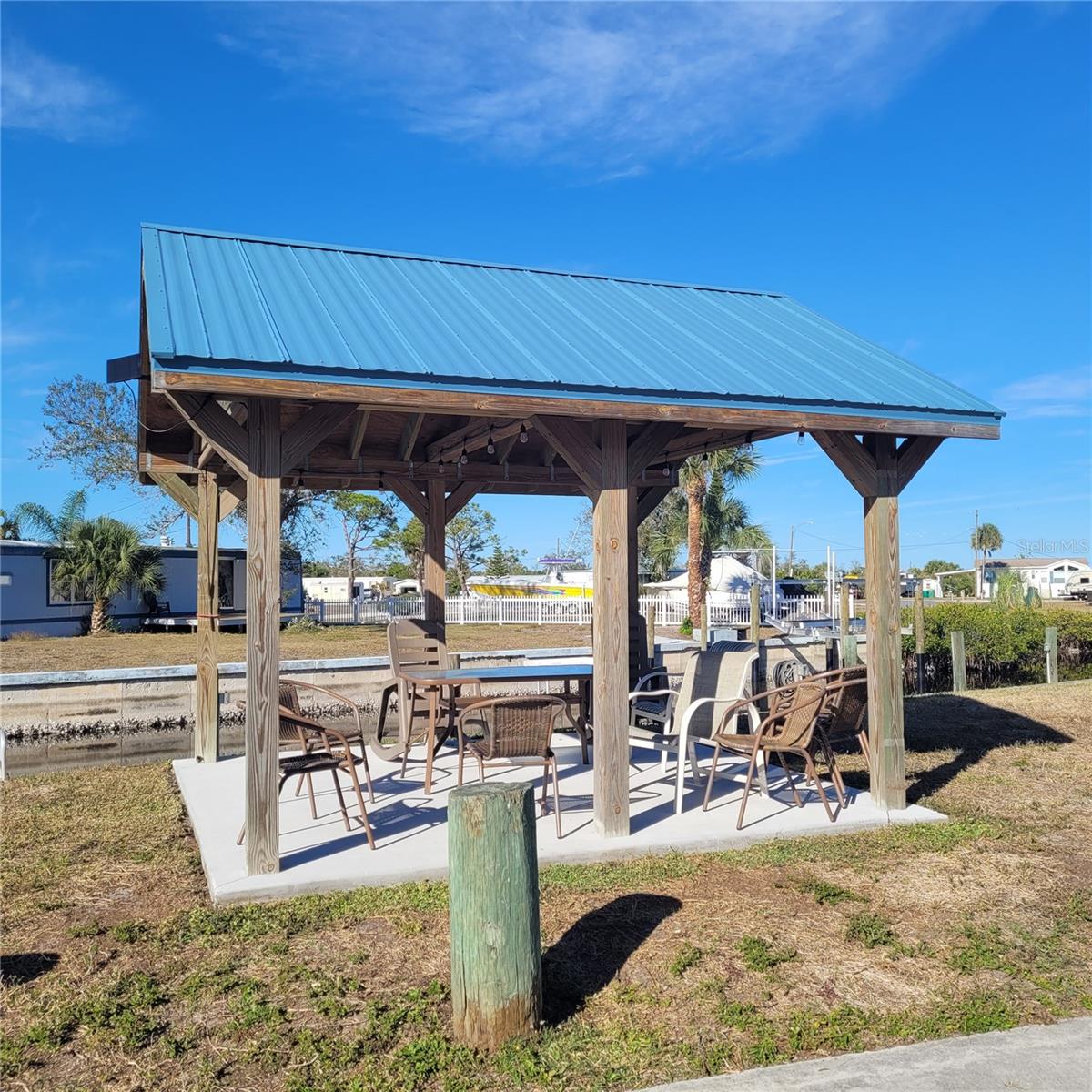 Image 29 of 48 For 4410 Warren Avenue 108