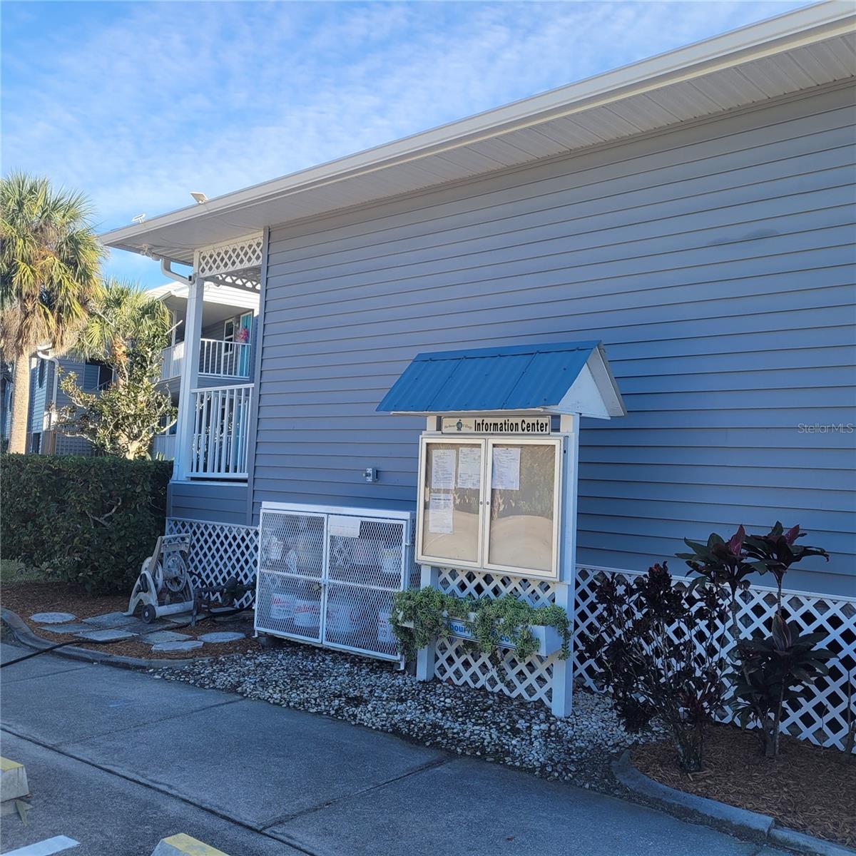 Image 34 of 48 For 4410 Warren Avenue 108