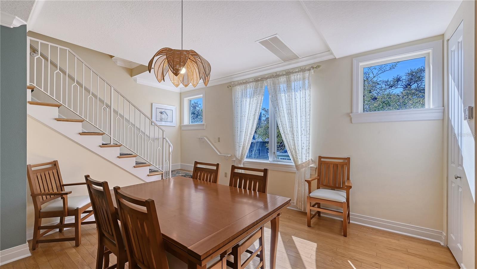 Image 10 of 65 For 235 Cocoanut Avenue 117c