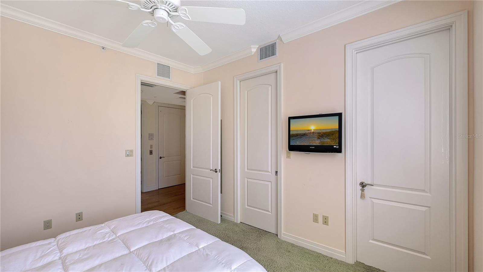 Image 19 of 65 For 235 Cocoanut Avenue 117c